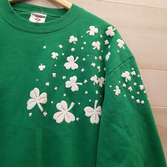 {S} VINTAGE St. Patrick's Day Sweatshirt Green Clovers Luck Of The Irish - Picture 3 of 10